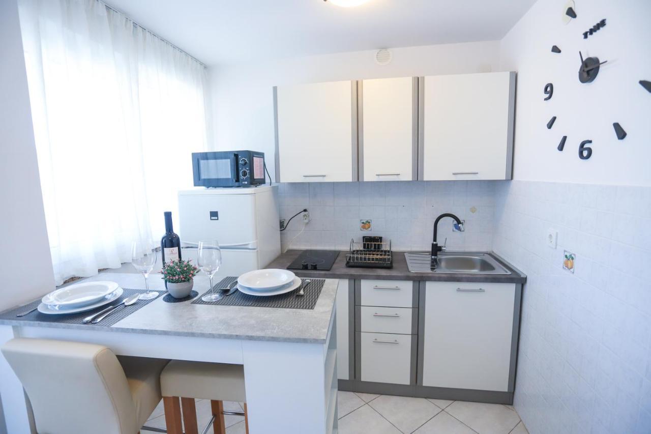 Apartment Ivica Porec Esterno foto